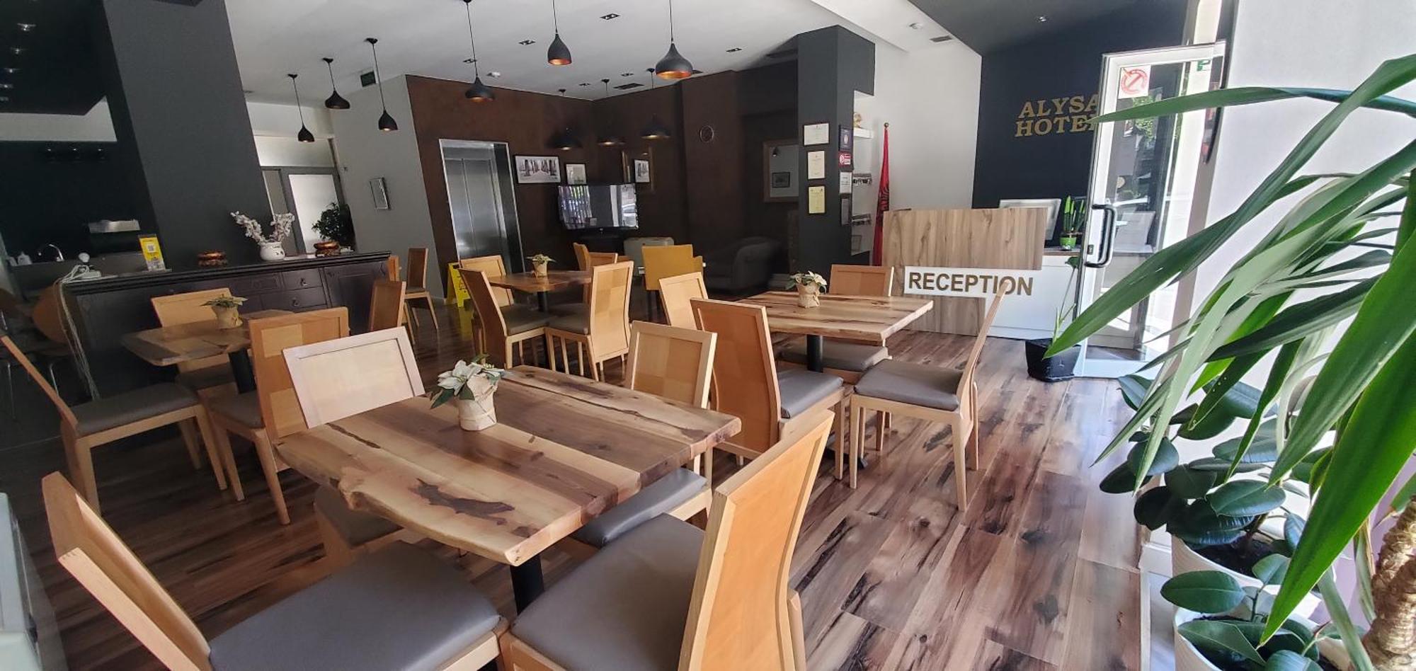Hotel Alysa Korça Exteriör bild